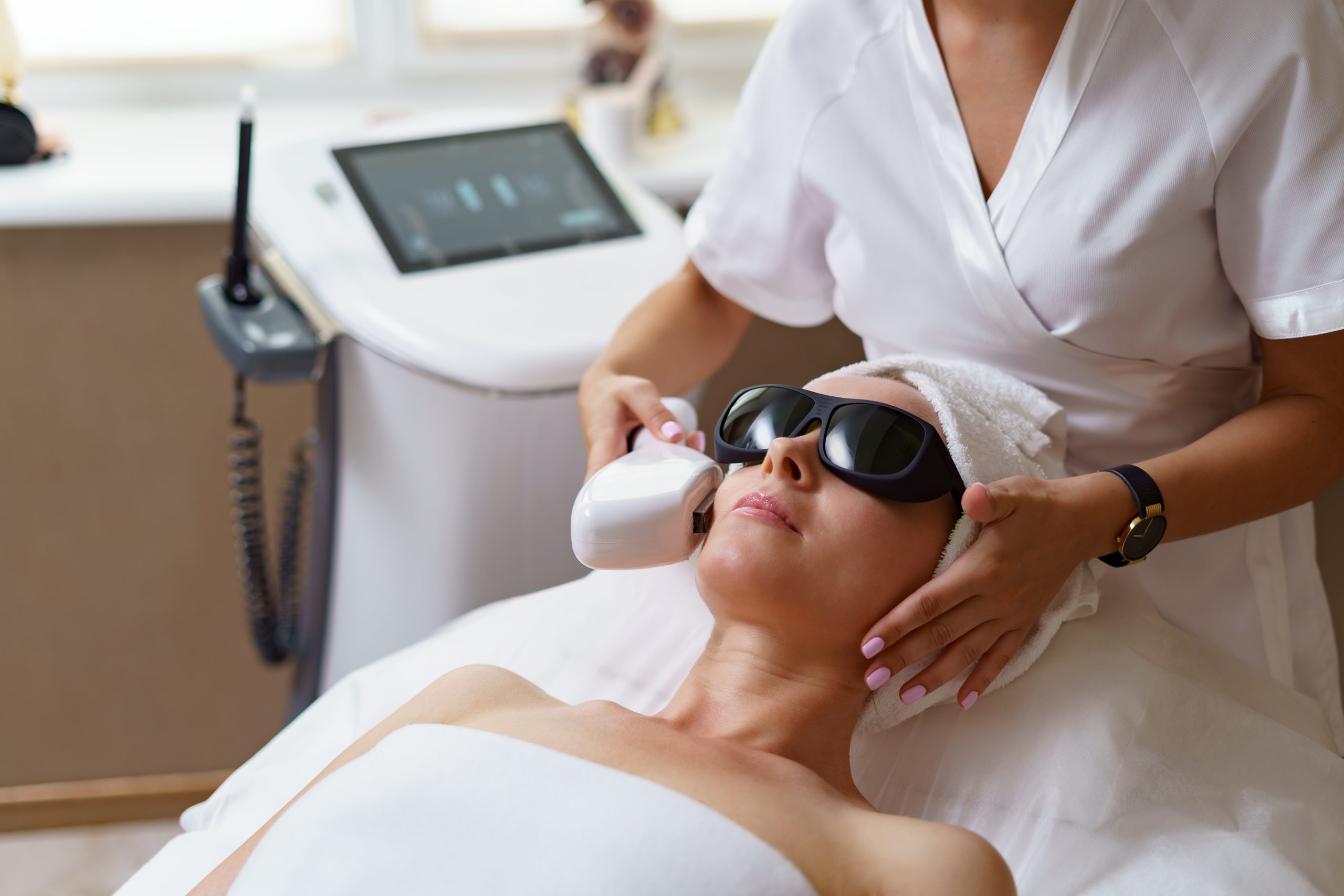 Laser Genesis vs. Traditional Rejuvenation Treatments: What’s Better? 2